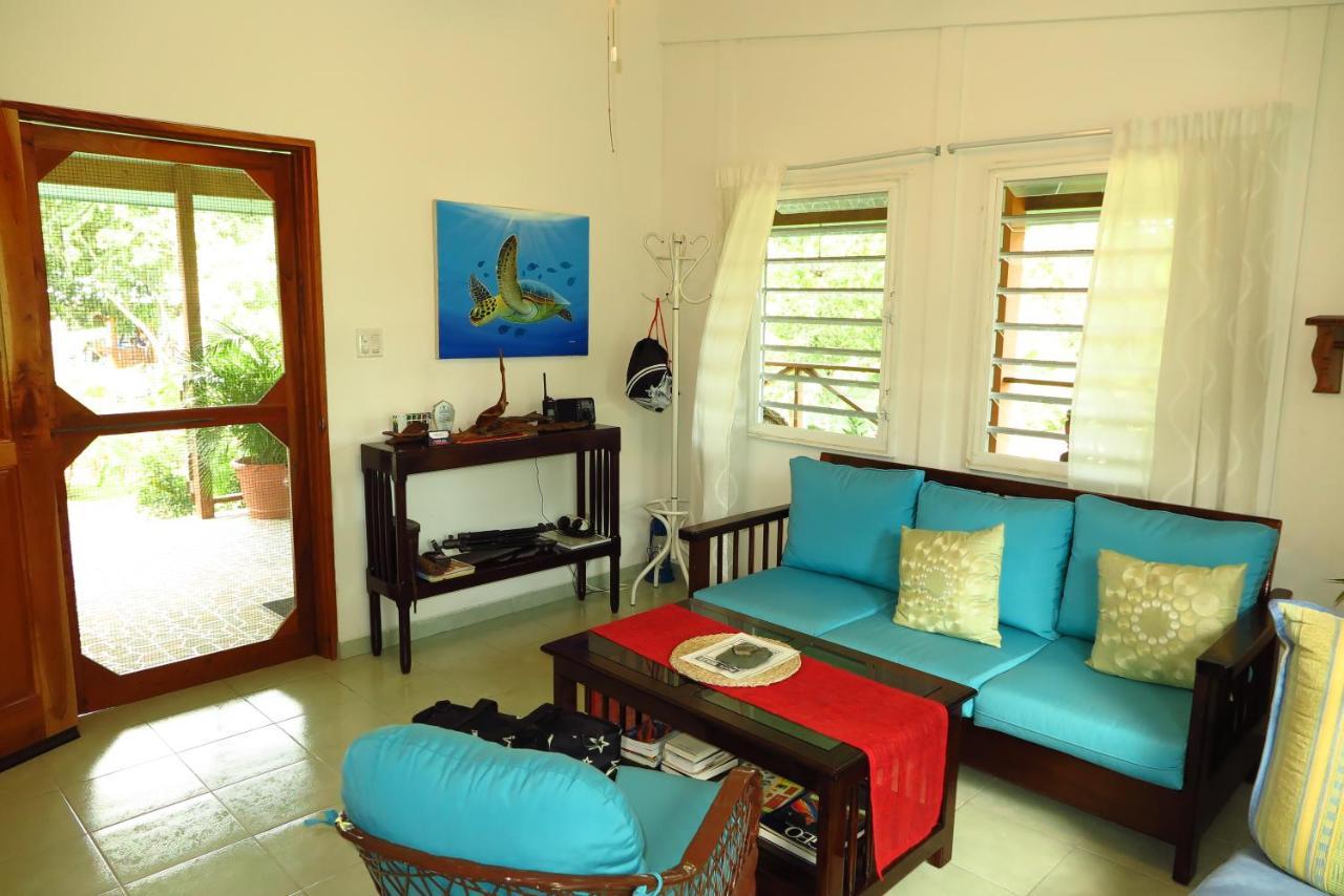Maya Hill Lodge Black Man Eddy Exterior foto
